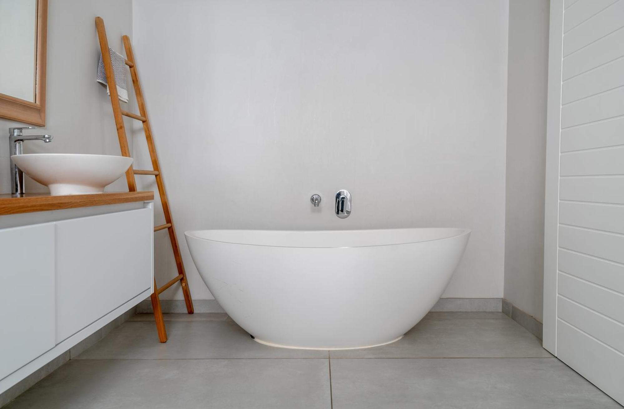 Canal Guest House - Waterfront Boutique Bed & Breakfast - Solar Power 세인트 프랜시스 베이 객실 사진